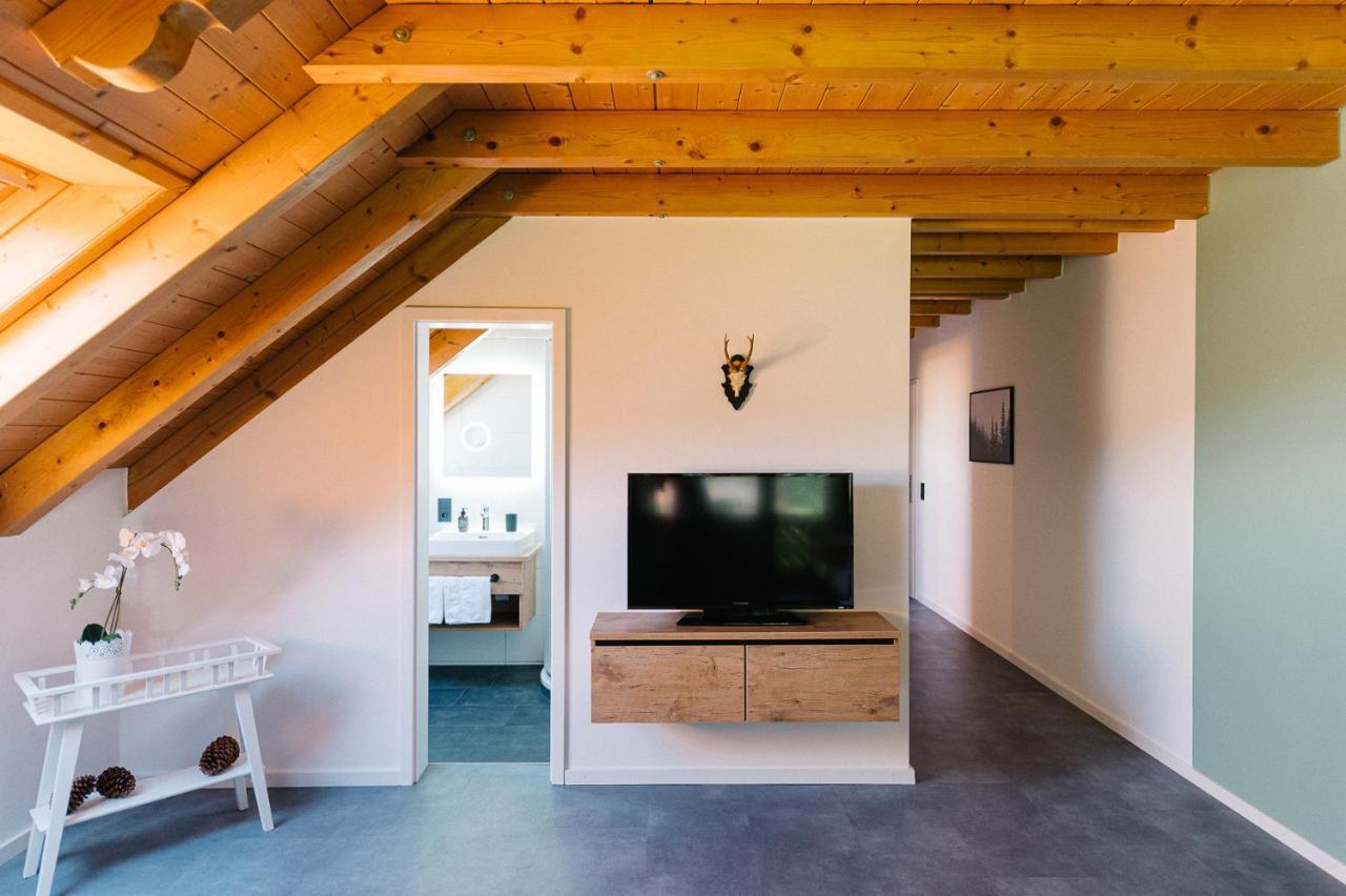 Moderne 2 Zi.-Fewo Blackforestart Naehe Freiburg シモンスヴァルト エクステリア 写真