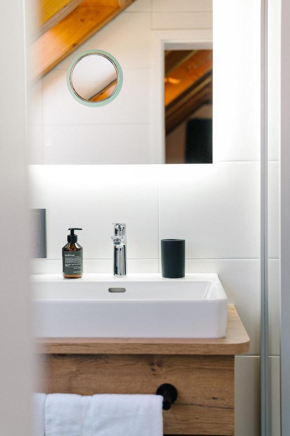 Moderne 2 Zi.-Fewo Blackforestart Naehe Freiburg シモンスヴァルト エクステリア 写真