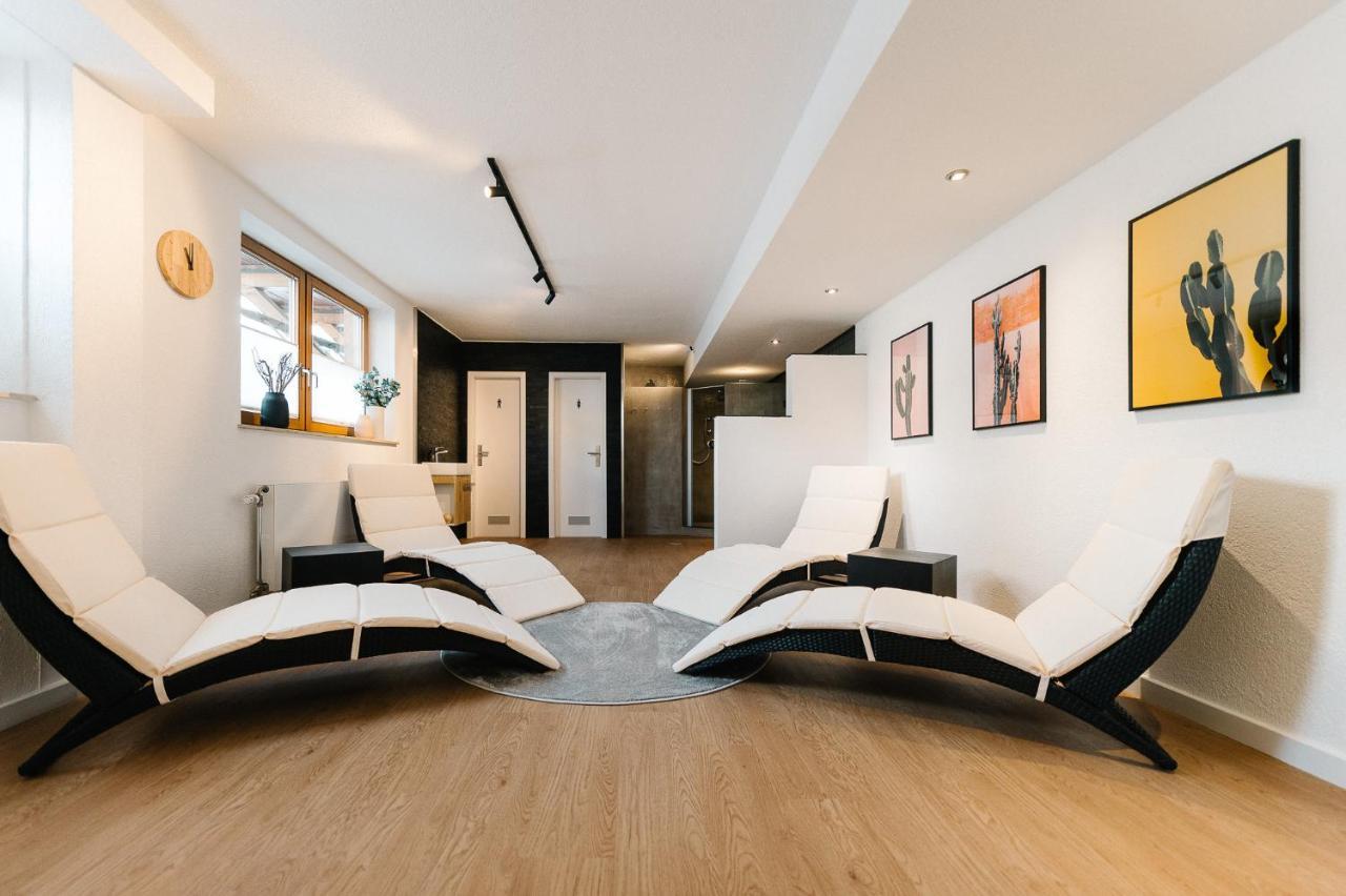 Moderne 2 Zi.-Fewo Blackforestart Naehe Freiburg シモンスヴァルト エクステリア 写真