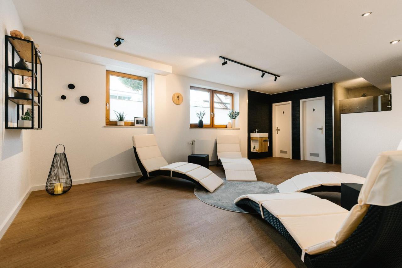 Moderne 2 Zi.-Fewo Blackforestart Naehe Freiburg シモンスヴァルト エクステリア 写真